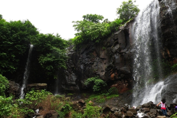 Pandavkada Falls