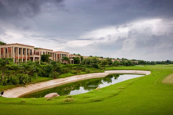 Tarudhan Valley Golf Resort