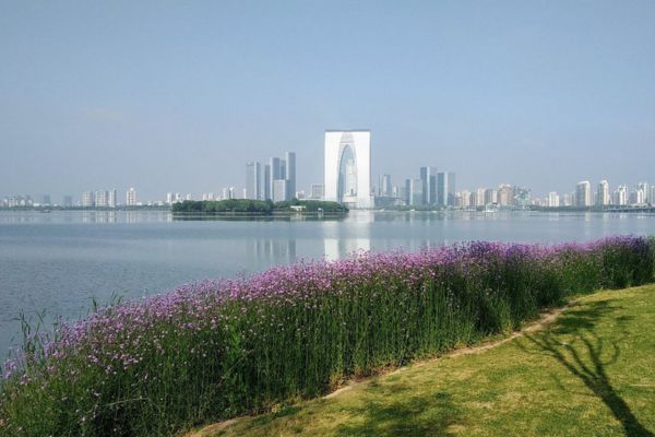 Jinji Lake